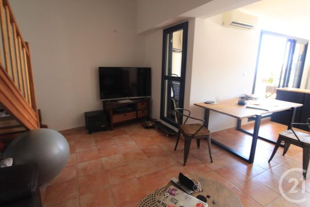 Afficher la photo en grand Appartement F4 à vendre - 4 pièces - 81.0 m2 - ST DENIS - 974 - REUNION - Century 21 Lancastel