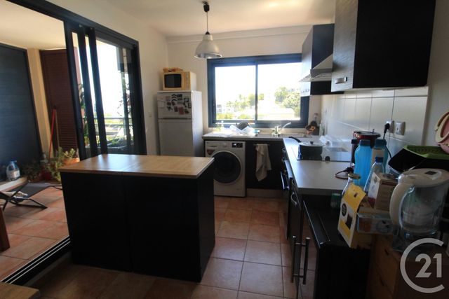 Afficher la photo en grand Appartement F4 à vendre - 4 pièces - 81.0 m2 - ST DENIS - 974 - REUNION - Century 21 Lancastel