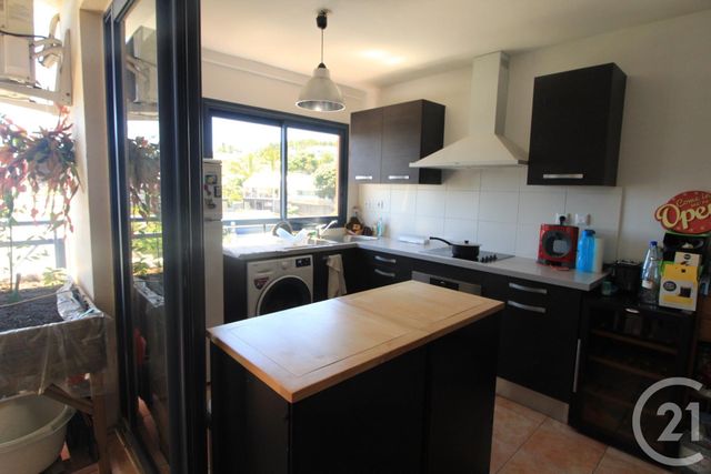 Afficher la photo en grand Appartement F4 à vendre - 4 pièces - 81.0 m2 - ST DENIS - 974 - REUNION - Century 21 Lancastel