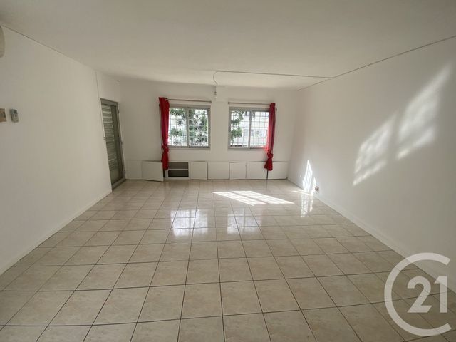 Appartement F1 à vendre - 1 pièce - 31.95 m2 - ST DENIS - 974 - REUNION - Century 21 Lancastel