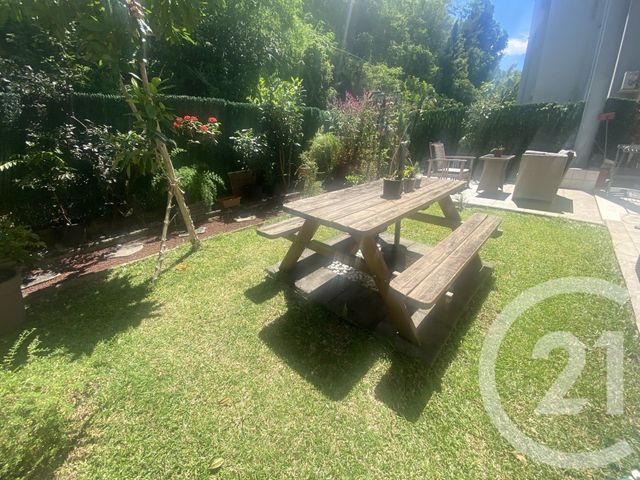 Appartement F2 à vendre - 2 pièces - 52.94 m2 - ST DENIS - 974 - REUNION - Century 21 Lancastel