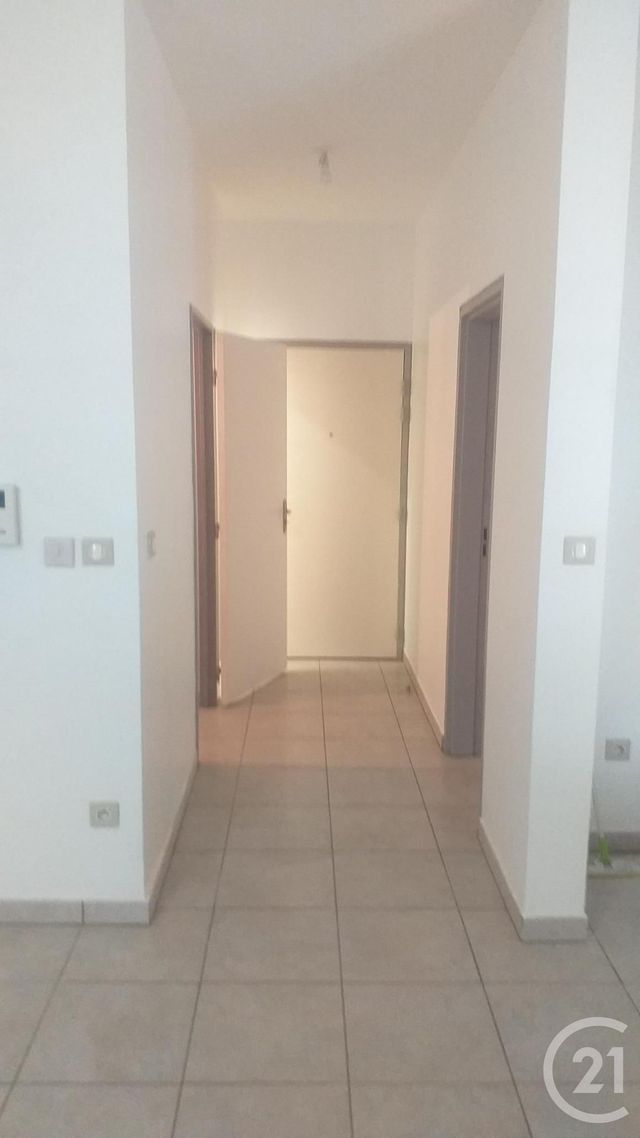 Afficher la photo en grand Appartement F2 à vendre - 2 pièces - 49.5 m2 - STE MARIE - 974 - REUNION - Century 21 Lancastel