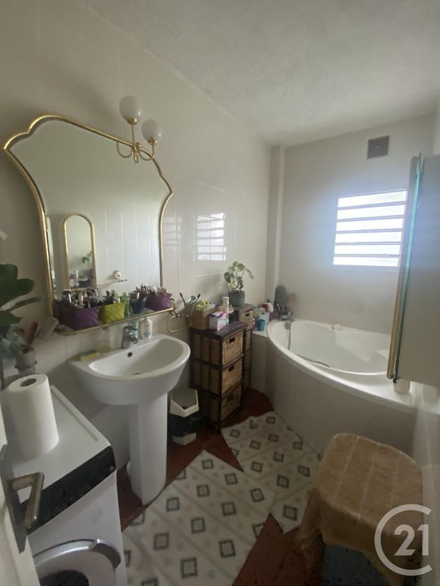 Afficher la photo en grand Appartement F3 à vendre - 3 pièces - 90.14 m2 - STE MARIE - 974 - REUNION - Century 21 Lancastel