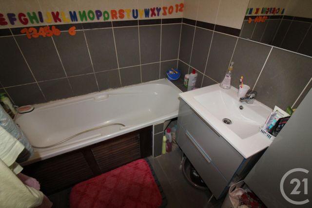 Appartement F3 à vendre - 3 pièces - 56.83 m2 - ST DENIS - 974 - REUNION - Century 21 Lancastel