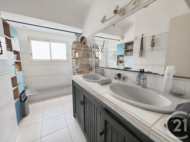 maison à vendre - 6 pièces - 202.0 m2 - ST DENIS - 974 - REUNION - Century 21 Lancastel