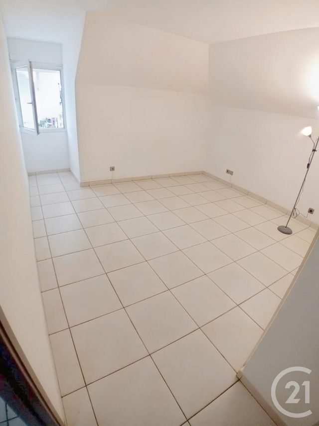 Appartement F3 bis à vendre - 4 pièces - 89.11 m2 - ST DENIS - 974 - REUNION - Century 21 Lancastel