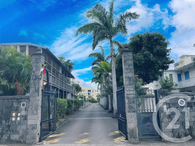 Appartement F3 bis à vendre - 4 pièces - 89.11 m2 - ST DENIS - 974 - REUNION - Century 21 Lancastel