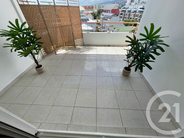 Appartement F3 bis à vendre - 4 pièces - 89.11 m2 - ST DENIS - 974 - REUNION - Century 21 Lancastel