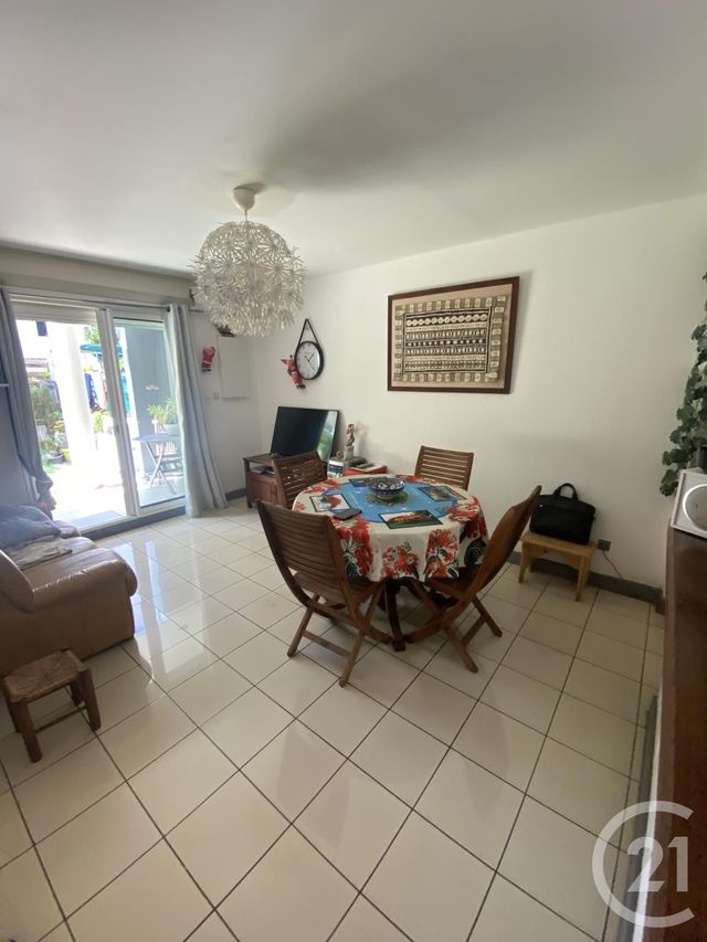 Appartement F2 à vendre - 2 pièces - 38.0 m2 - STE MARIE - 974 - REUNION - Century 21 Lancastel