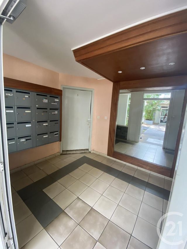Appartement F2 à vendre - 2 pièces - 38.0 m2 - STE MARIE - 974 - REUNION - Century 21 Lancastel