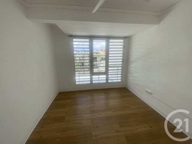 Appartement F3 à vendre - 3 pièces - 68.16 m2 - ST DENIS - 974 - REUNION - Century 21 Lancastel