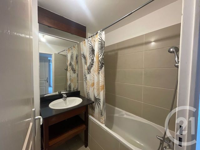 Appartement F2 à vendre - 2 pièces - 42.84 m2 - ST DENIS - 974 - REUNION - Century 21 Lancastel