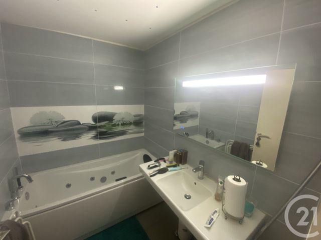 Appartement F4 à vendre - 4 pièces - 86.84 m2 - ST DENIS - 974 - REUNION - Century 21 Lancastel