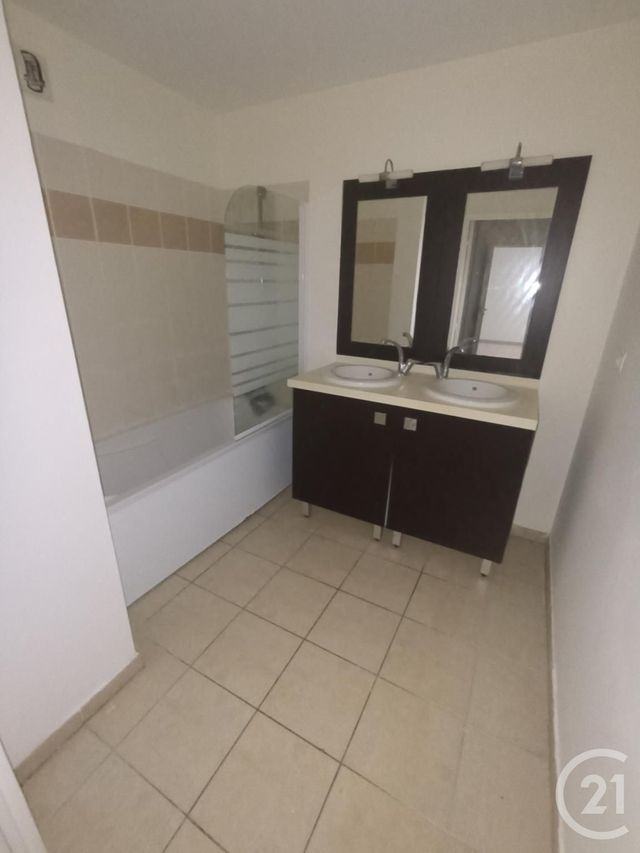 Appartement F3 à vendre - 3 pièces - 54.64 m2 - ST DENIS - 974 - REUNION - Century 21 Lancastel