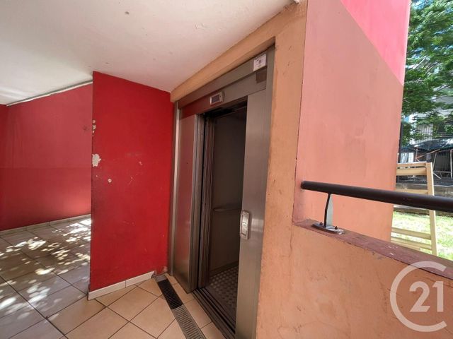 Appartement T2 à vendre - 2 pièces - 39.48 m2 - ST DENIS - 974 - REUNION - Century 21 Lancastel