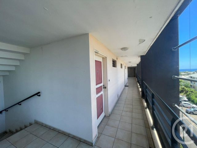Appartement T2 à vendre - 2 pièces - 39.48 m2 - ST DENIS - 974 - REUNION - Century 21 Lancastel