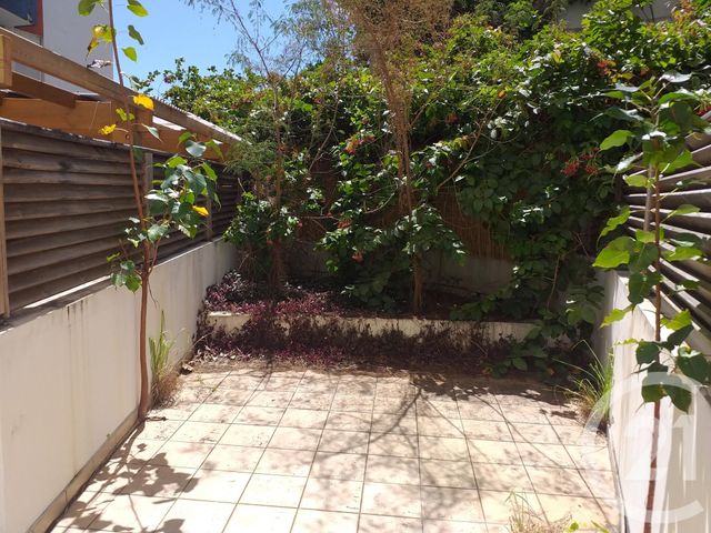 Appartement F1 à vendre - 1 pièce - 27.72 m2 - ST DENIS - 974 - REUNION - Century 21 Lancastel