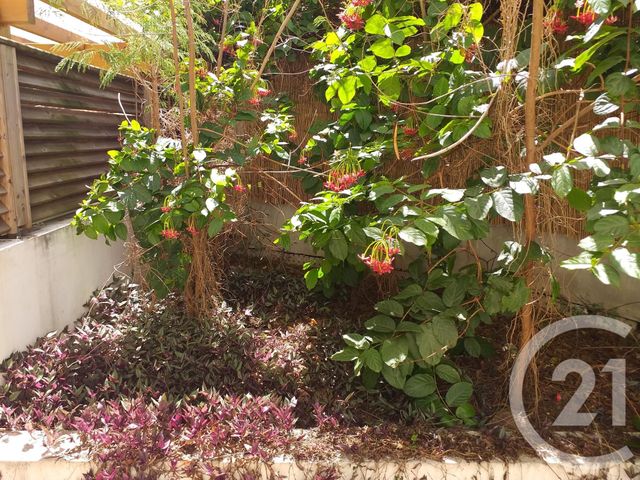 Appartement F1 à vendre - 1 pièce - 27.72 m2 - ST DENIS - 974 - REUNION - Century 21 Lancastel