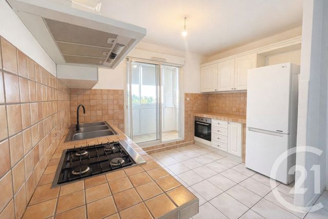 Appartement F3 à vendre - 3 pièces - 67.0 m2 - ST DENIS - 974 - REUNION - Century 21 Lancastel