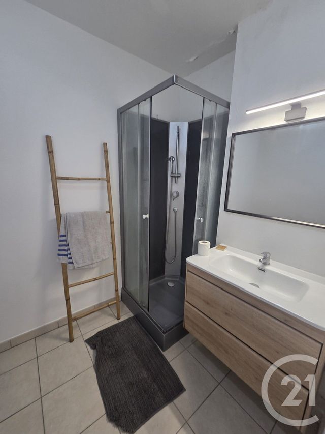 Appartement F1 à vendre - 1 pièce - 25.0 m2 - ST DENIS - 974 - REUNION - Century 21 Lancastel