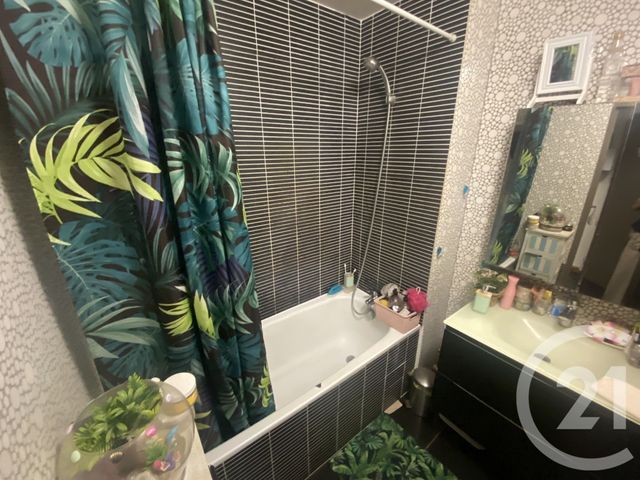 Appartement F2 à vendre - 2 pièces - 48.5 m2 - ST DENIS - 974 - REUNION - Century 21 Lancastel