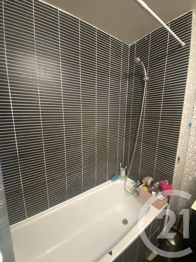 Appartement F2 à vendre - 2 pièces - 48.5 m2 - ST DENIS - 974 - REUNION - Century 21 Lancastel
