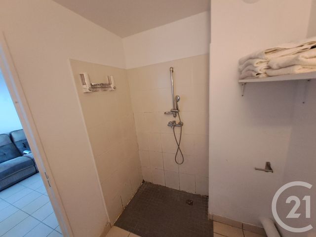 Appartement F2 à vendre - 2 pièces - 28.7 m2 - ST DENIS - 974 - REUNION - Century 21 Lancastel