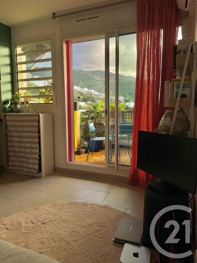 Appartement F2 à vendre - 2 pièces - 32.81 m2 - ST DENIS - 974 - REUNION - Century 21 Lancastel