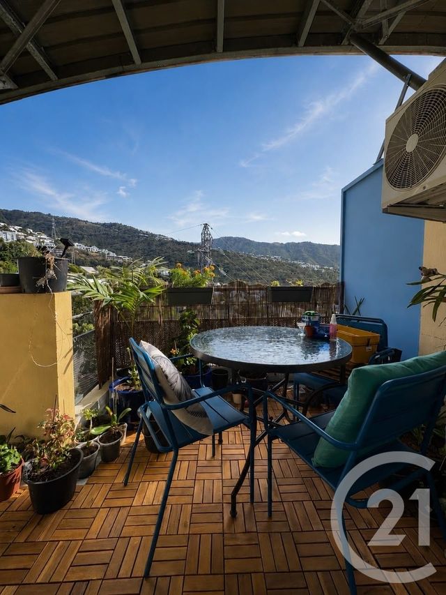 Appartement F2 à vendre - 2 pièces - 32.81 m2 - ST DENIS - 974 - REUNION - Century 21 Lancastel