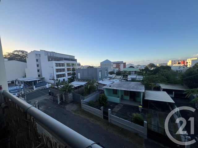 Appartement F2 à vendre - 2 pièces - 48.18 m2 - ST DENIS - 974 - REUNION - Century 21 Lancastel