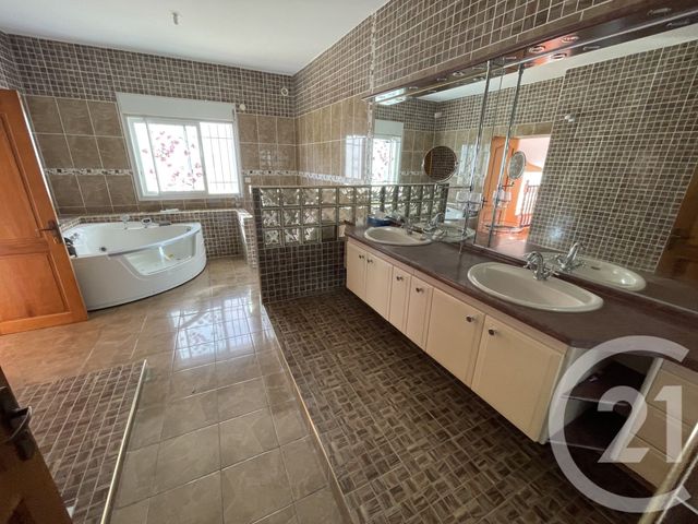 maison à vendre - 8 pièces - 352.01 m2 - ST DENIS - 974 - REUNION - Century 21 Lancastel