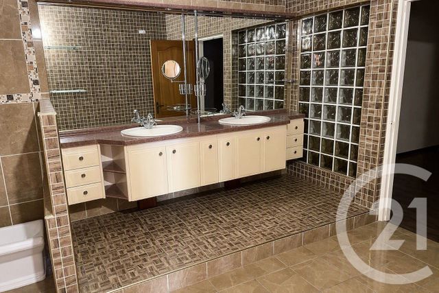 maison à vendre - 8 pièces - 352.01 m2 - ST DENIS - 974 - REUNION - Century 21 Lancastel