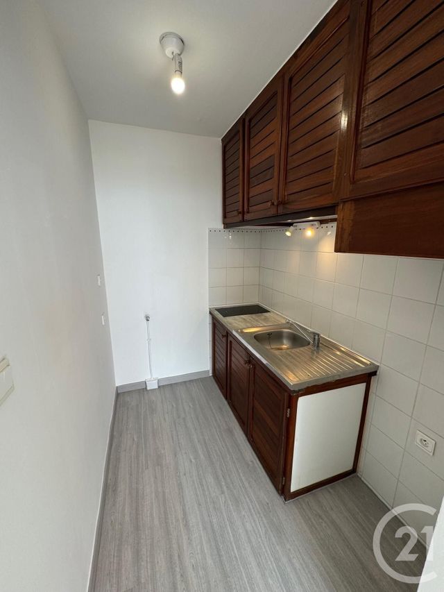 Appartement F1 à vendre - 1 pièce - 33.0 m2 - ST DENIS - 974 - REUNION - Century 21 Lancastel
