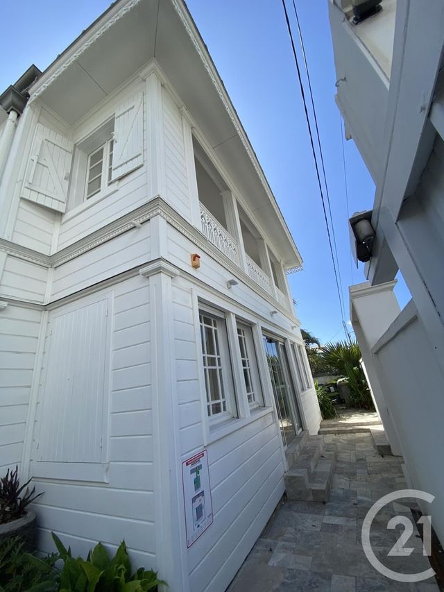 maison à vendre - 15 pièces - 264.0 m2 - ST DENIS - 974 - REUNION - Century 21 Lancastel