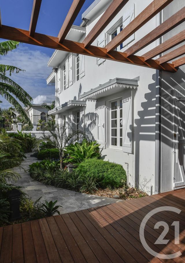 maison à vendre - 15 pièces - 264.0 m2 - ST DENIS - 974 - REUNION - Century 21 Lancastel