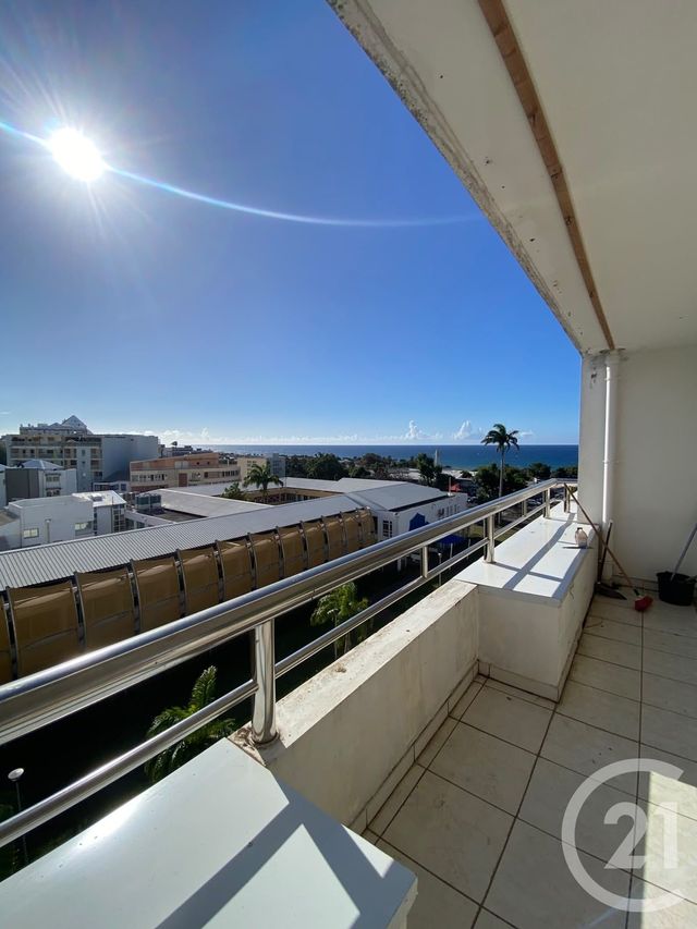 Appartement T2 à vendre - 2 pièces - 47.6 m2 - ST DENIS - 974 - REUNION - Century 21 Lancastel