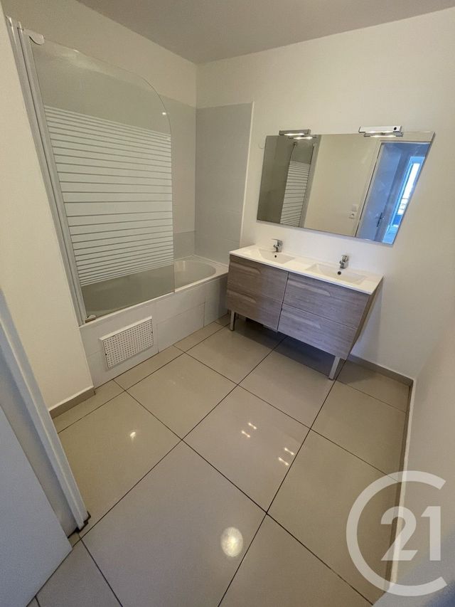 Appartement F3 à vendre - 3 pièces - 63.42 m2 - ST DENIS - 974 - REUNION - Century 21 Lancastel