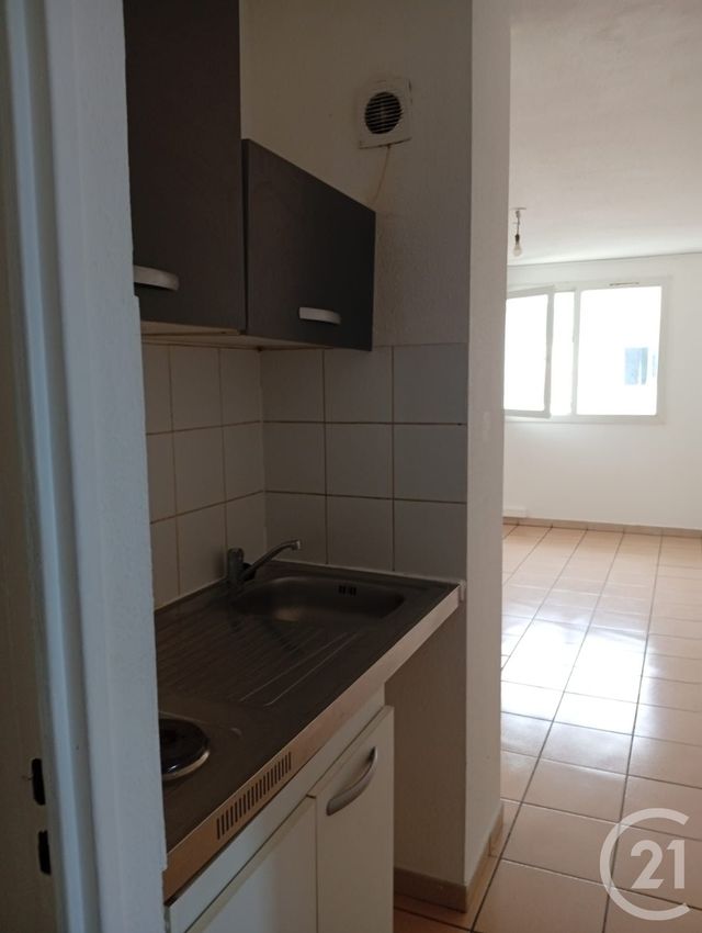 Appartement Studio à vendre - 1 pièce - 26.8 m2 - ST DENIS - 974 - REUNION - Century 21 Lancastel