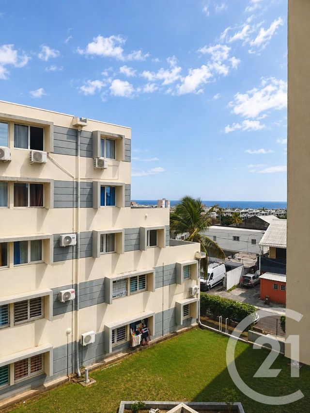 Appartement Studio à vendre - 1 pièce - 26.8 m2 - ST DENIS - 974 - REUNION - Century 21 Lancastel