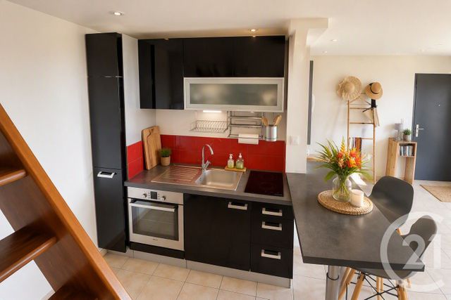 Appartement F1 à vendre - 3 pièces - 60.29 m2 - ST PAUL - 974 - REUNION - Century 21 Lancastel
