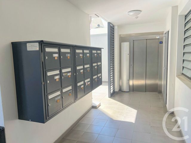 Appartement F4 à vendre - 4 pièces - 136.59 m2 - ST DENIS - 974 - REUNION - Century 21 Lancastel