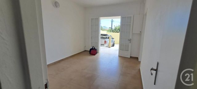 Appartement F3 bis à louer - 4 pièces - 117.1 m2 - STE SUZANNE - 974 - REUNION - Century 21 Lancastel