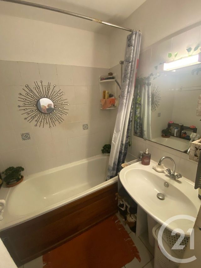 Appartement F1 à vendre - 1 pièce - 32.0 m2 - ST DENIS - 974 - REUNION - Century 21 Lancastel